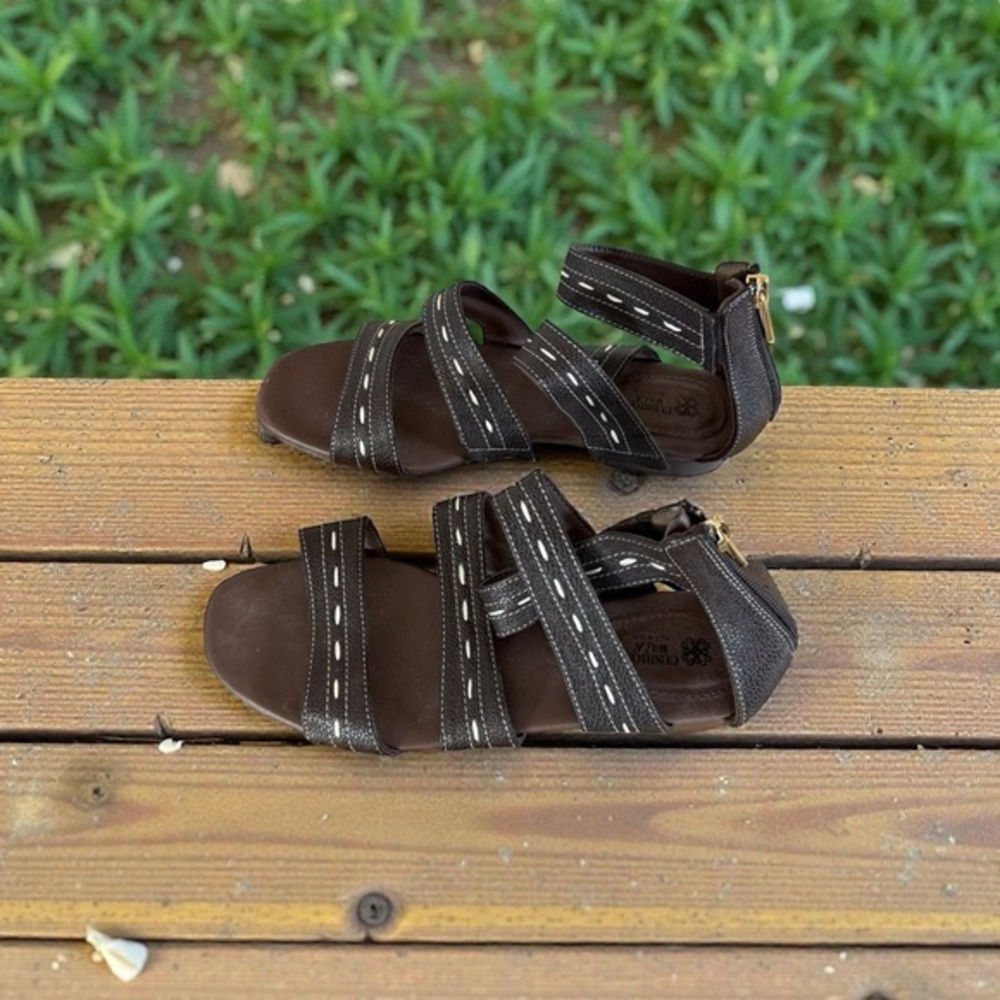 Cushion Walk by Avon Brown Strappy Sandals with White Stitching